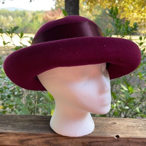VTG Plaza suite by betmar hat - Picture 5 of 8